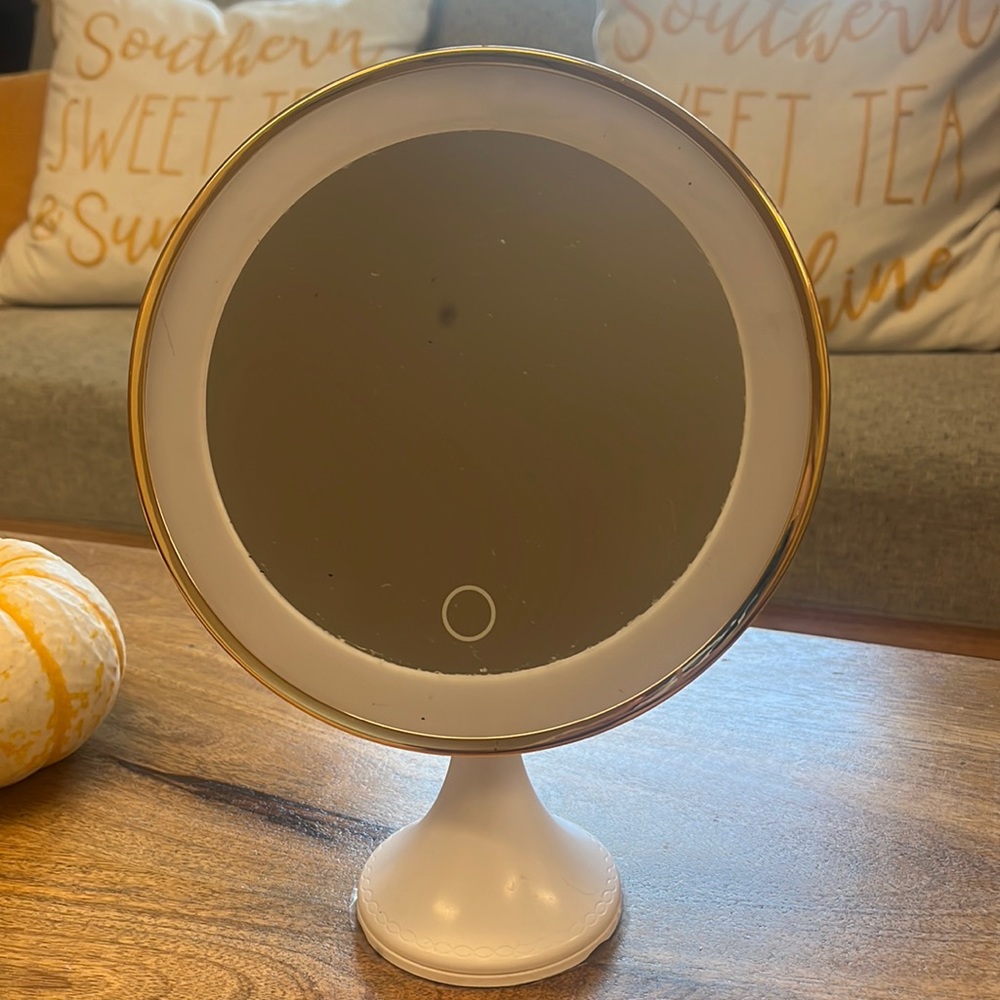 BeQool Light-up Makeup Mirror